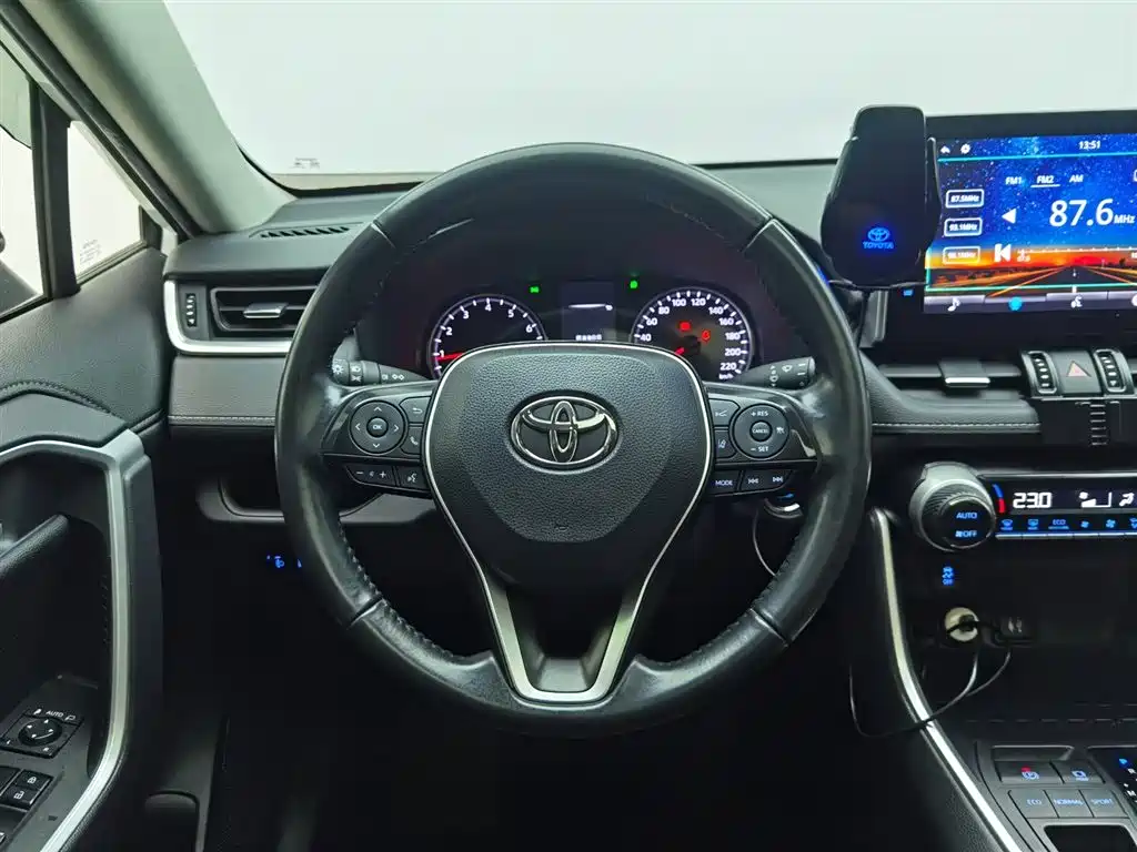 Toyota Wildlander 2022 — фото 11