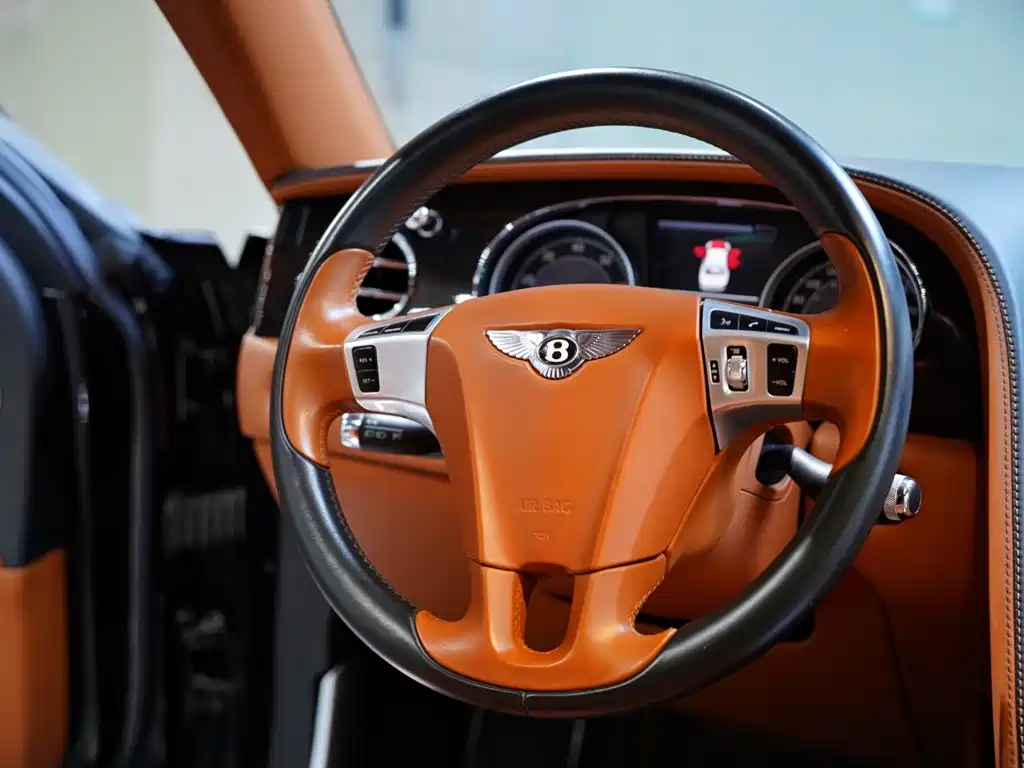 Bentley Flying Spur 2014 — фото 42