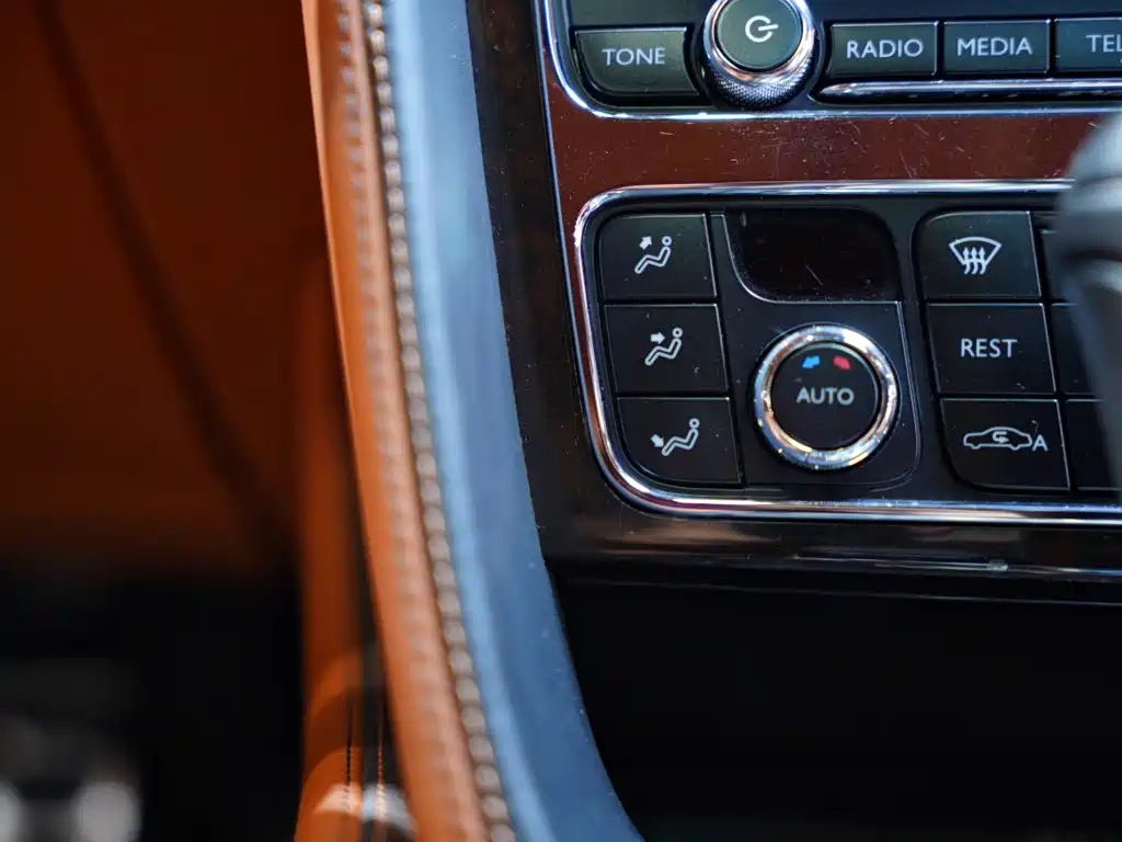 Bentley Flying Spur 2014 — фото 44