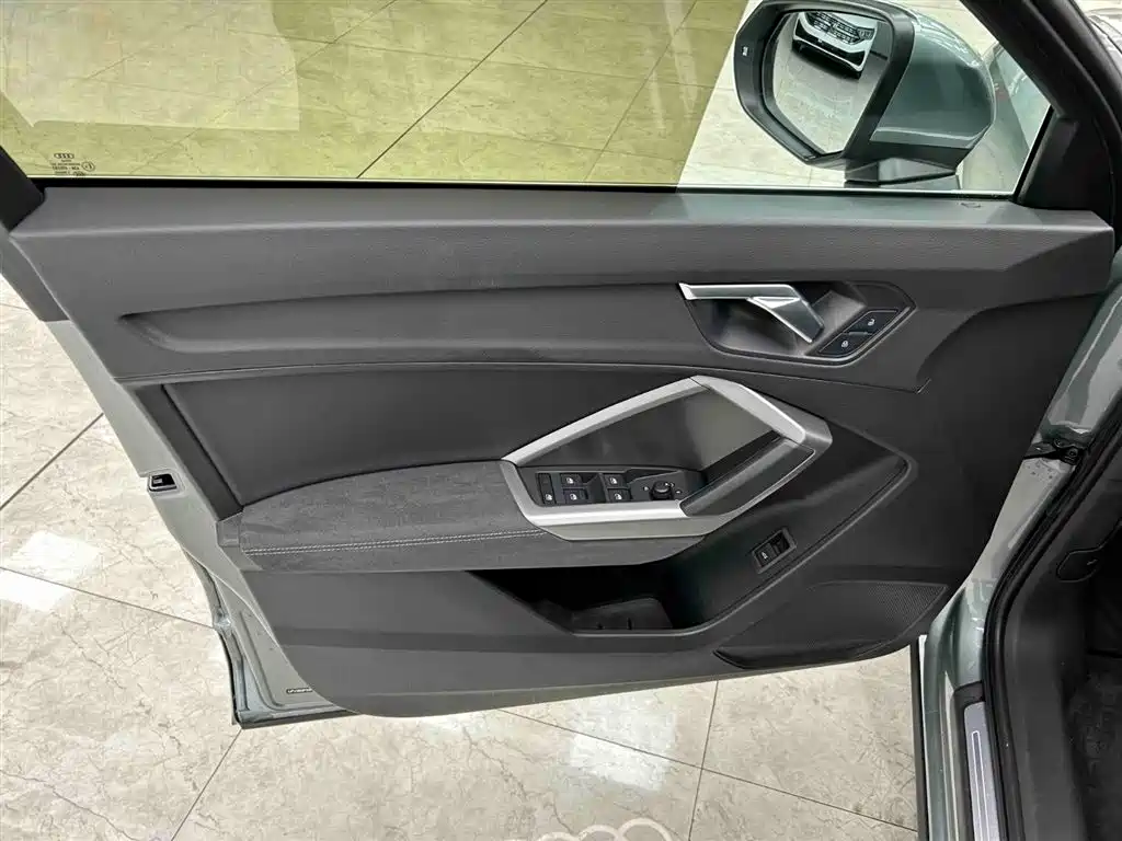 Audi Q3 2023 — фото 10