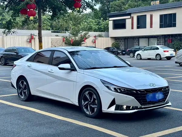 Hyundai Elantra 2021