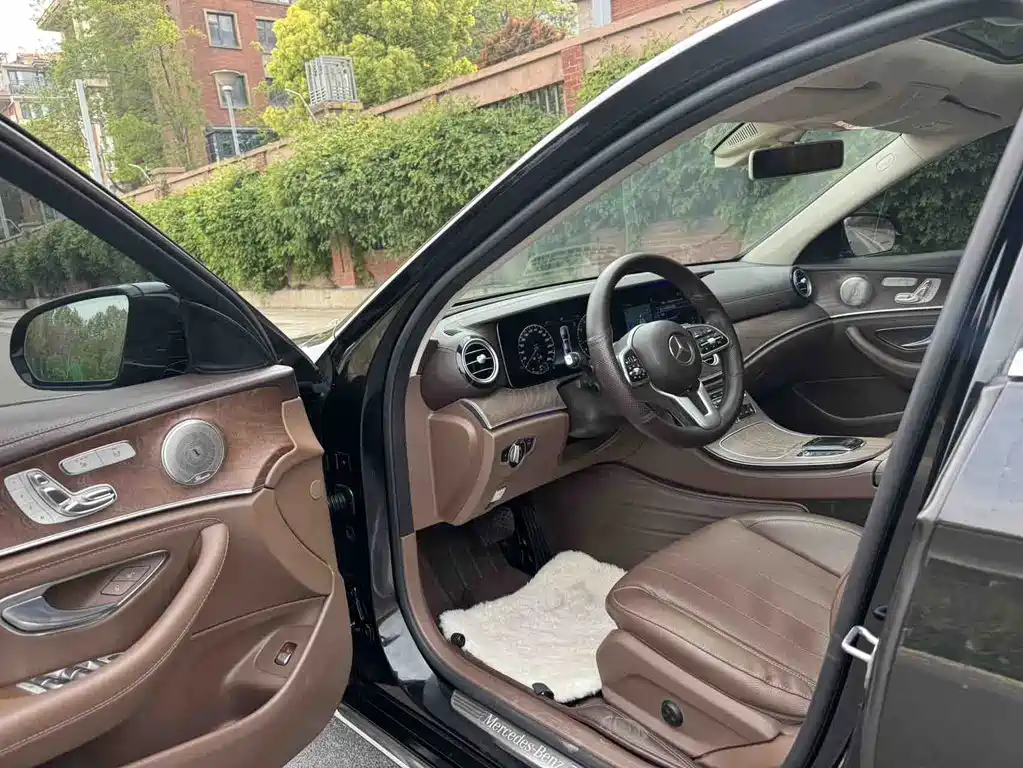 Mercedes-Benz E-Class 2019 — фото 4