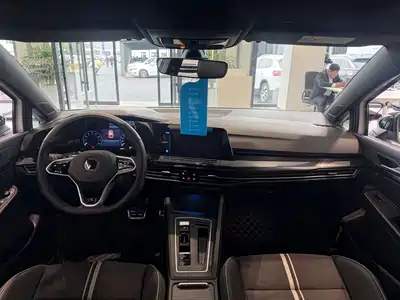 Volkswagen Golf 2023