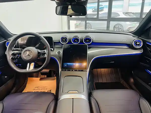 Mercedes-Benz C-Class 2024