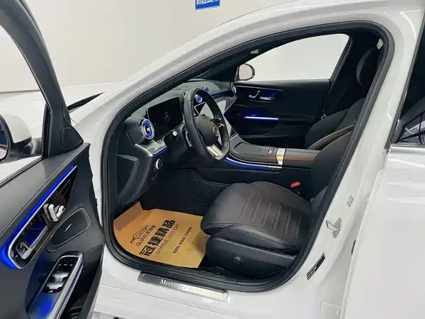 Mercedes-Benz C-Class 2024