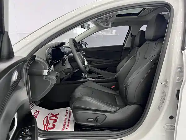 Hyundai Elantra 2023