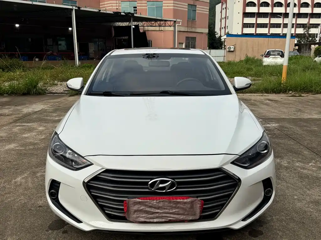Hyundai Elantra 2018 — фото 2