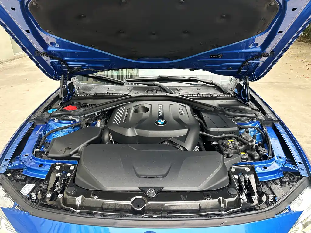 BMW 3 Series 2019 — фото 10