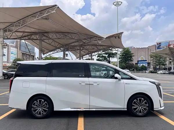 GAC Trumpchi M8 2025