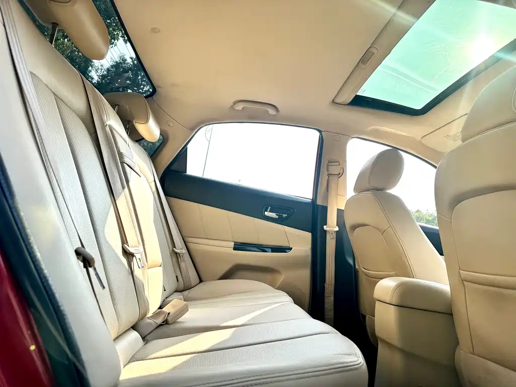 Changan Eado 2016 — фото 16