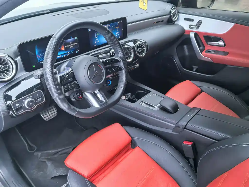 Mercedes-Benz A-Class AMG 2024 — фото 12