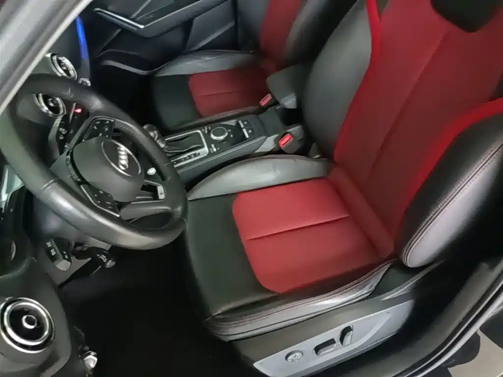 Audi Q2L 2020 — фото 15