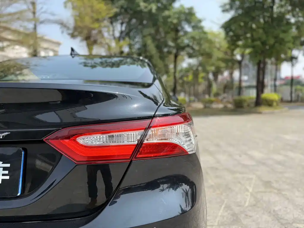 Toyota Camry 2022 — фото 15