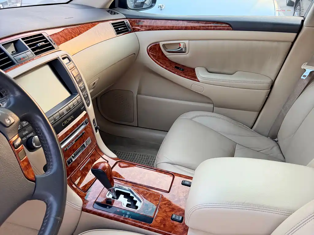 Toyota Crown 2006 — фото 12