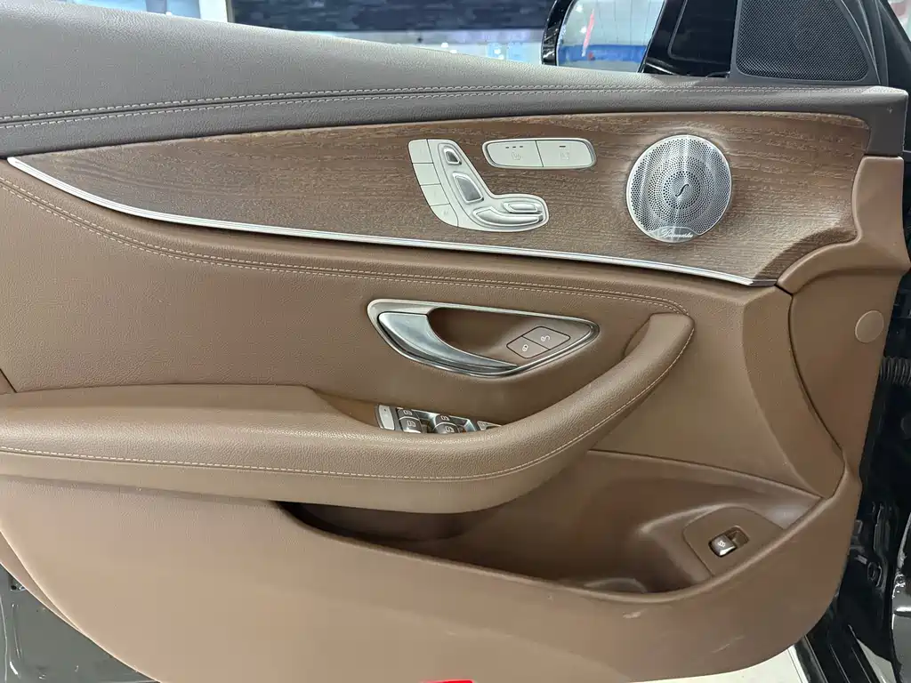 Mercedes-Benz E-Class 2021 — фото 14