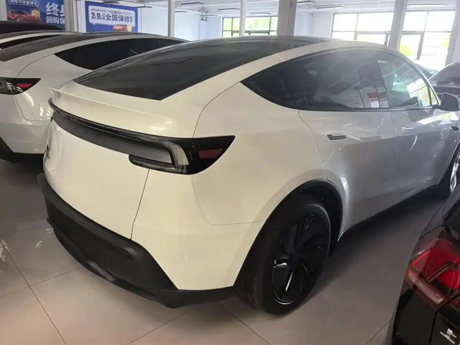 Tesla Model Y 2026 — фото 3