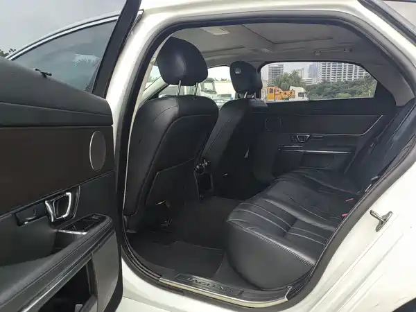 Jaguar XJ 2014