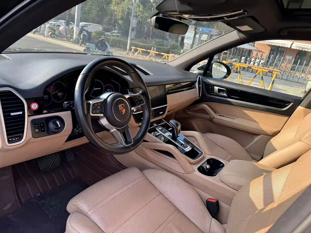 Porsche Cayenne 2018 — фото 10