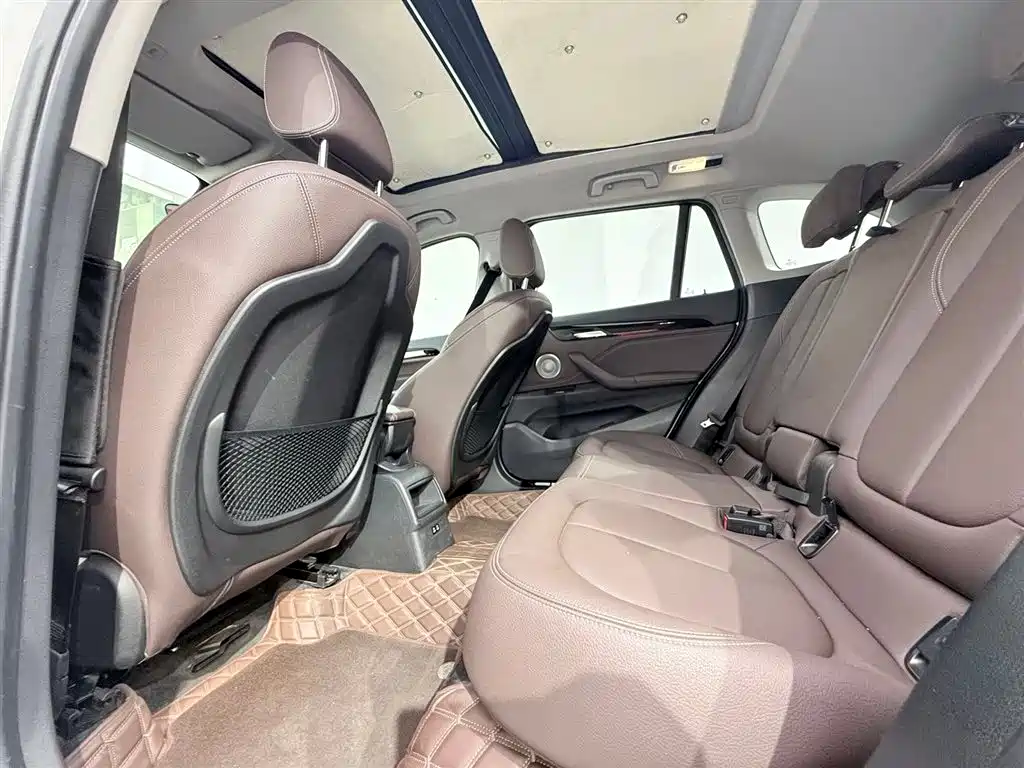 BMW X1 2022 — фото 8