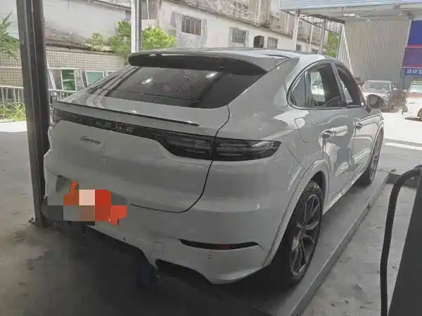 Porsche Cayenne 2021