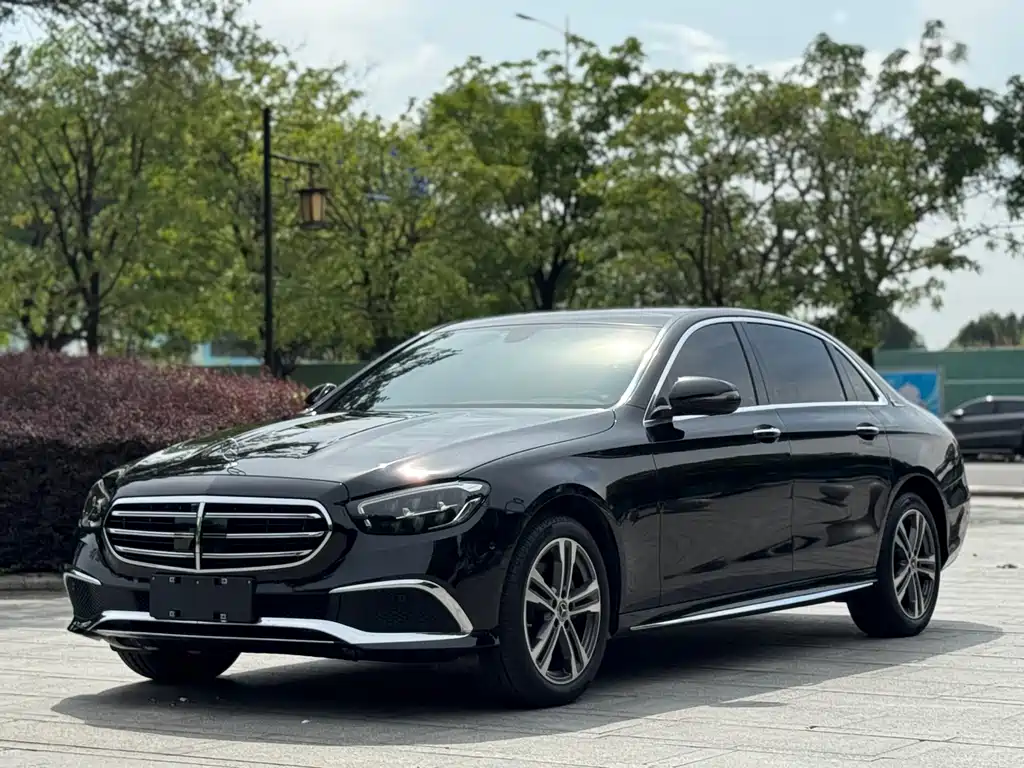 Mercedes-Benz E-Class 2023 — фото 4