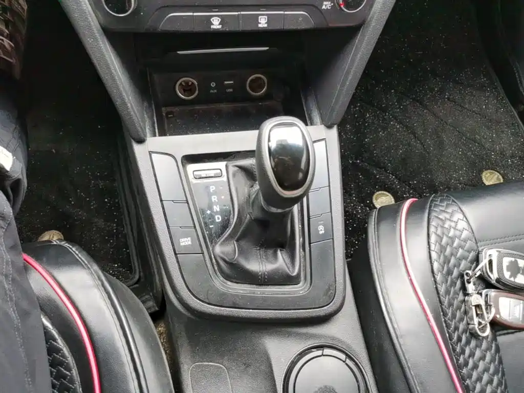 Hyundai Elantra 2018 — фото 14
