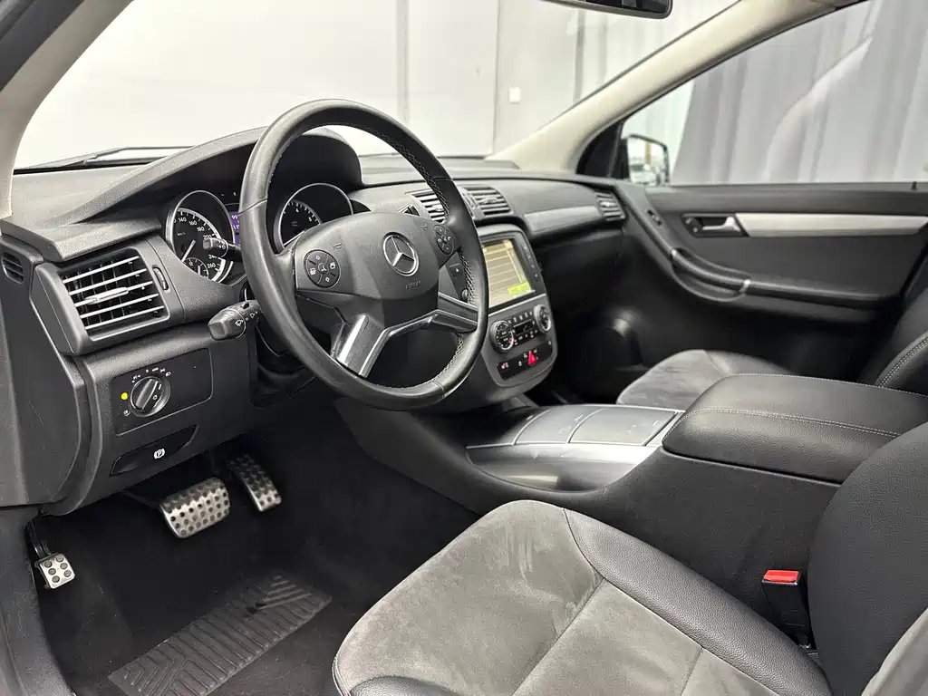 Mercedes-Benz R-Class 2016 — фото 17