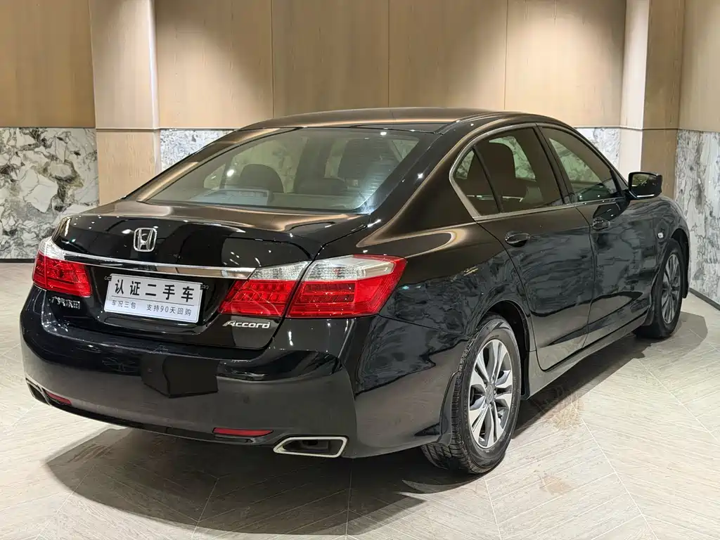 Honda Accord 2015 — фото 7