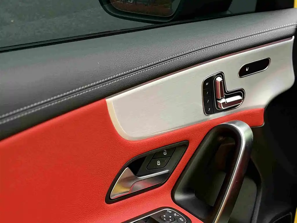 Mercedes-Benz A-Class AMG 2024 — фото 9