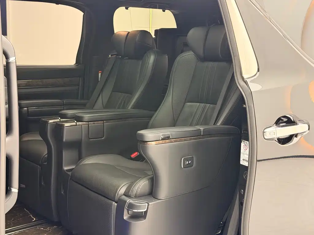 Toyota Alphard 2019 — фото 11
