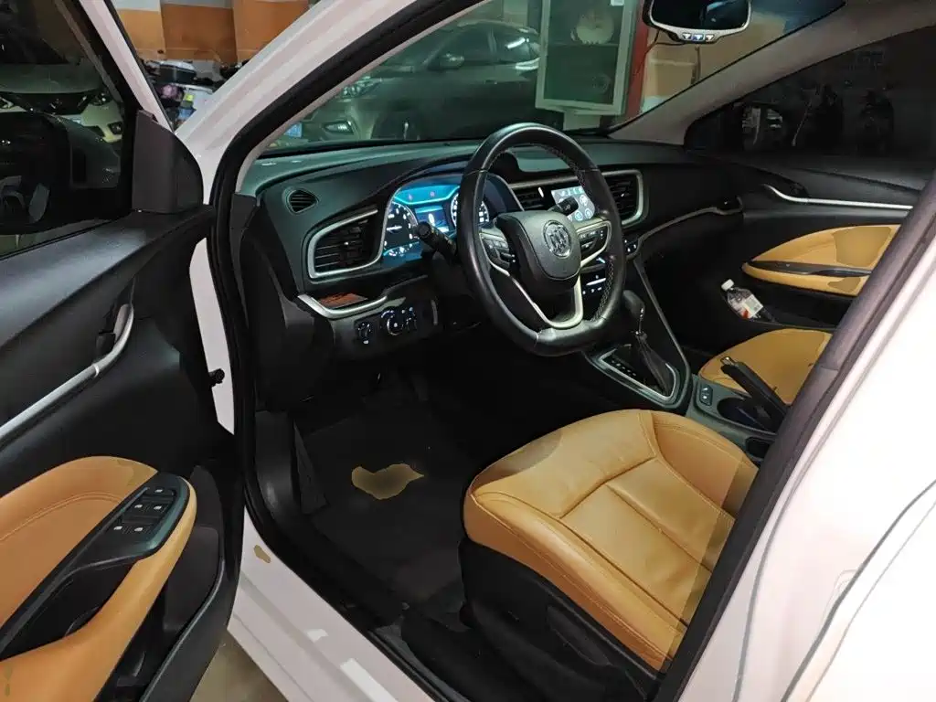Buick Excelle GT 2018 — фото 12