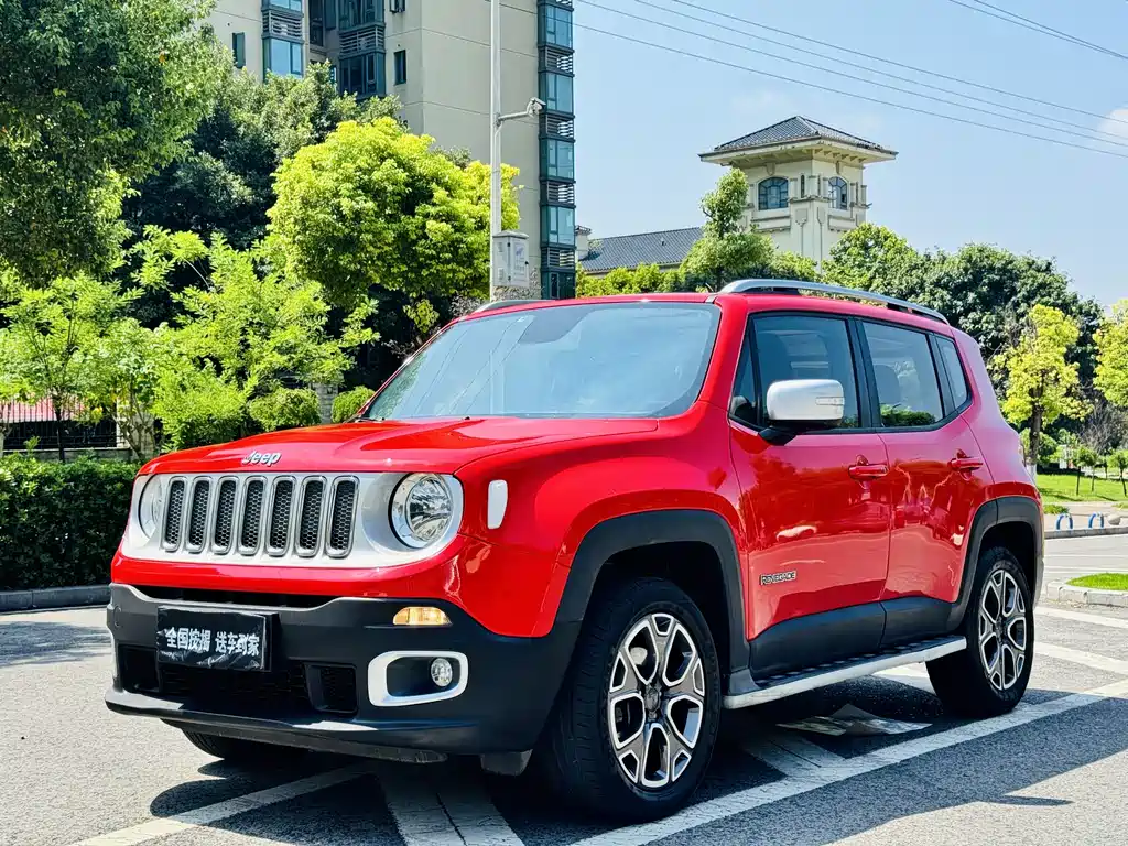 Jeep Freeman 2017 — фото 1