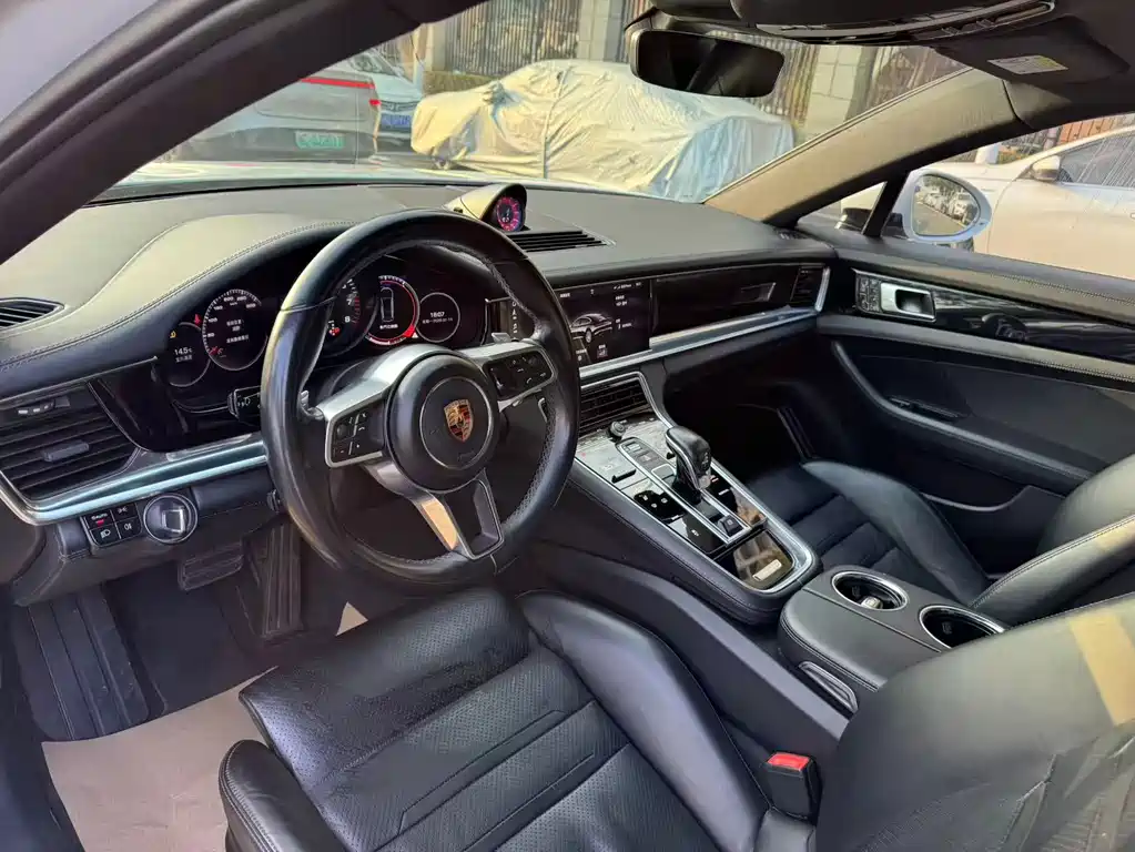 Porsche Panamera 2019 — фото 12