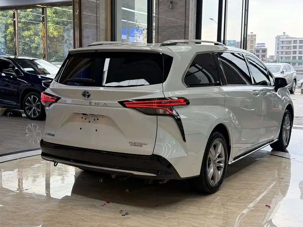 Toyota Sienna 2022