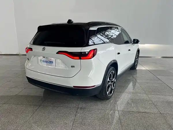 NIO ES8 2020
