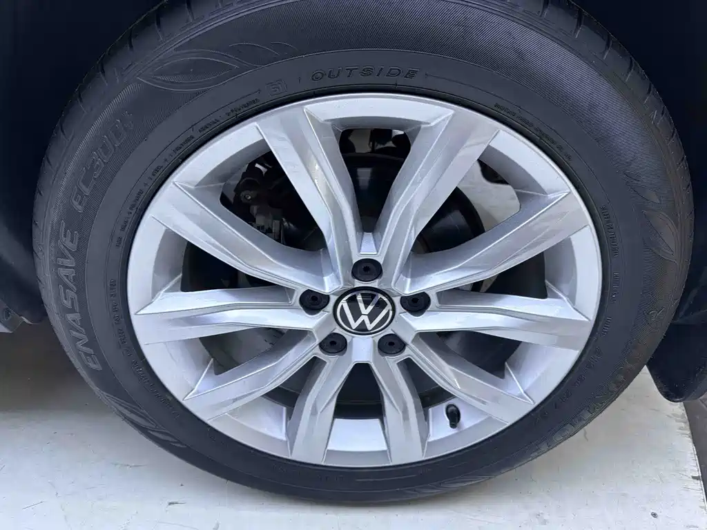 Volkswagen T-Roc 2023 — фото 20