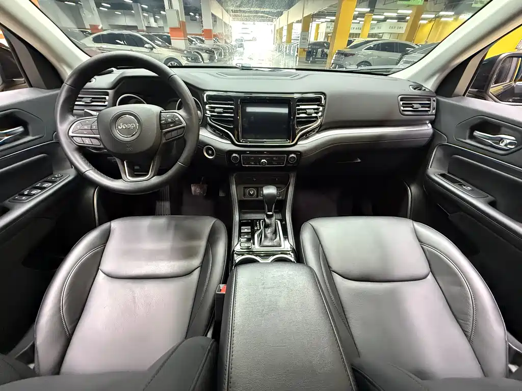 Jeep Grand Commander 2021 — фото 11