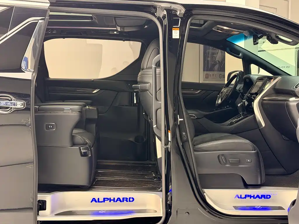 Toyota Alphard 2019 — фото 4
