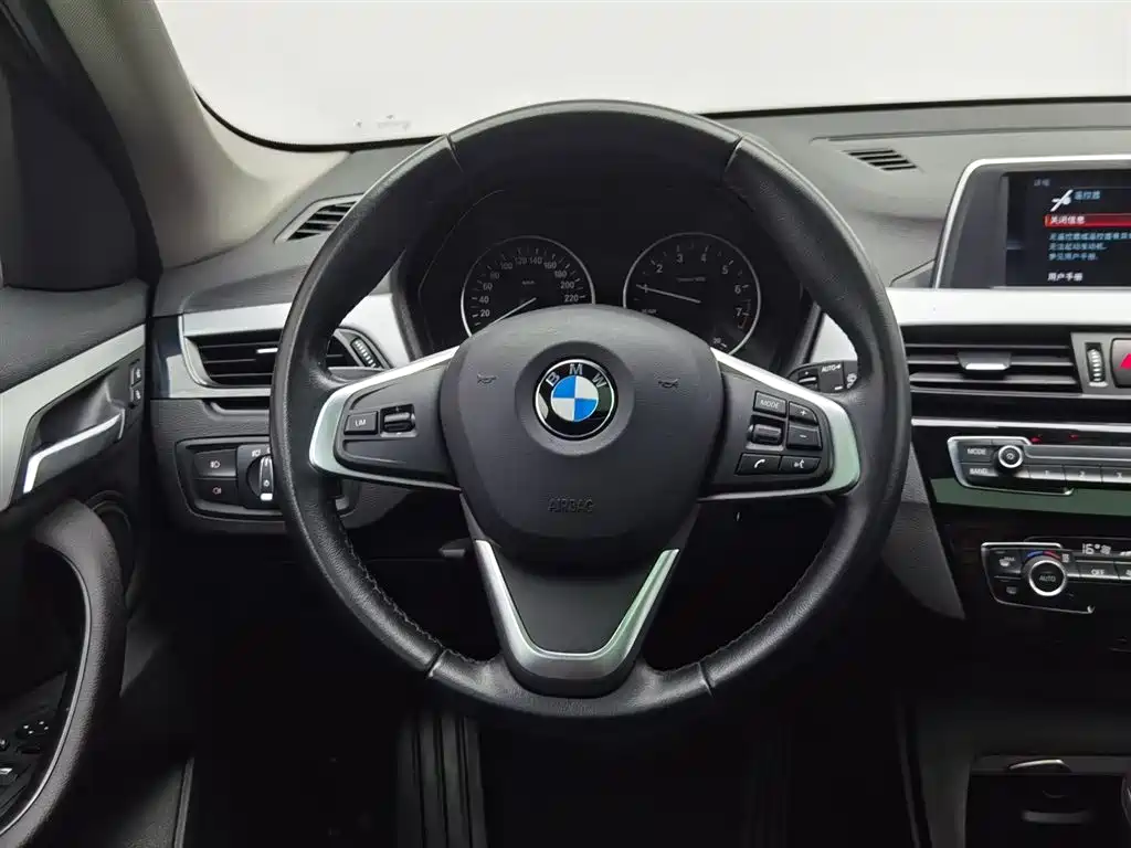 BMW X1 2017 — фото 11