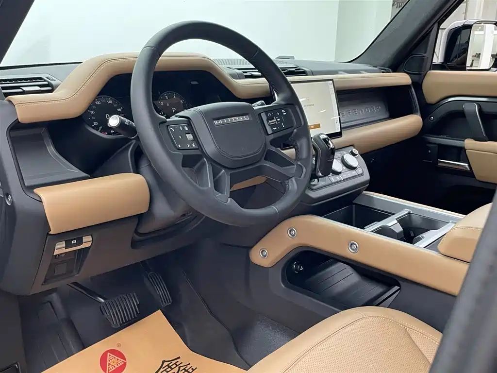 Land Rover Defender 2025 — фото 16