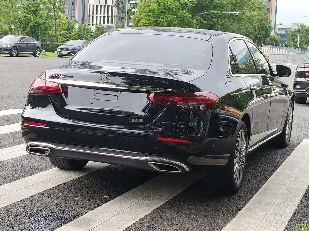 Mercedes-Benz E-Class 2023 — фото 15