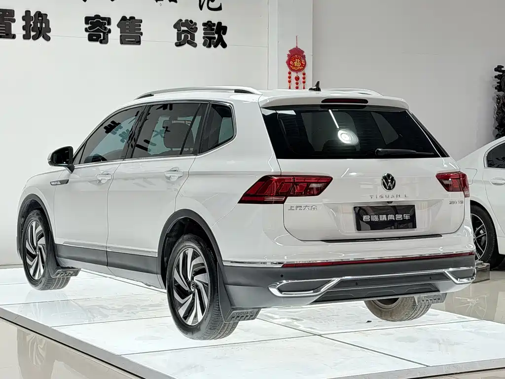 Volkswagen Tiguan L 2023 — фото 4