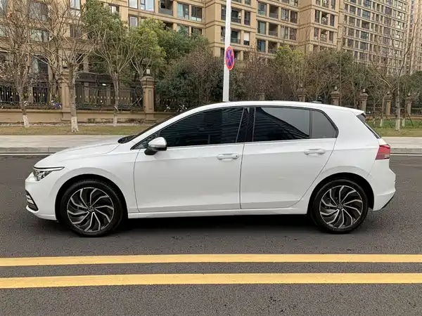 Volkswagen Golf 2023