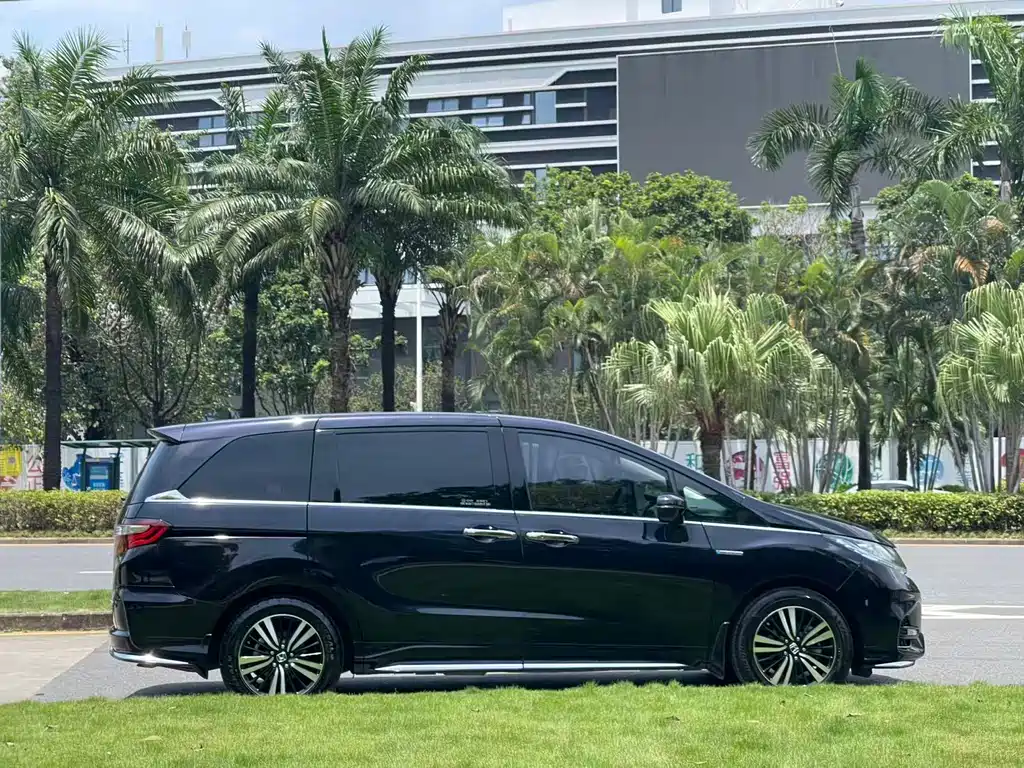 Honda Odyssey 2019 — фото 12