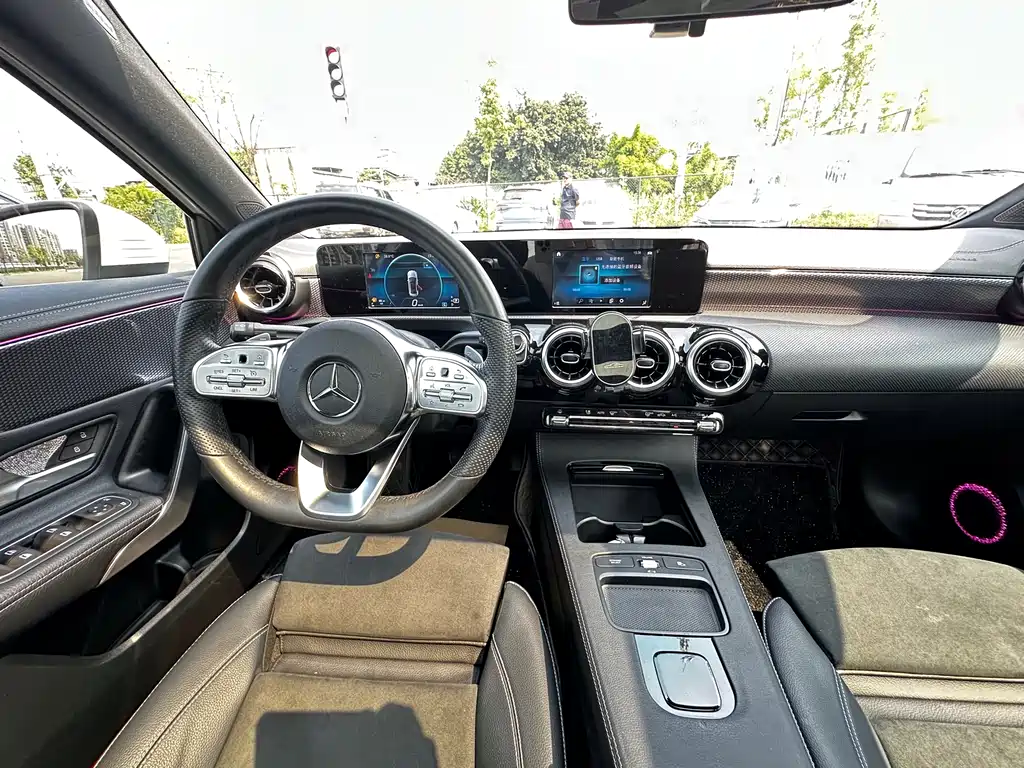 Mercedes-Benz A-Class 2020 — фото 10
