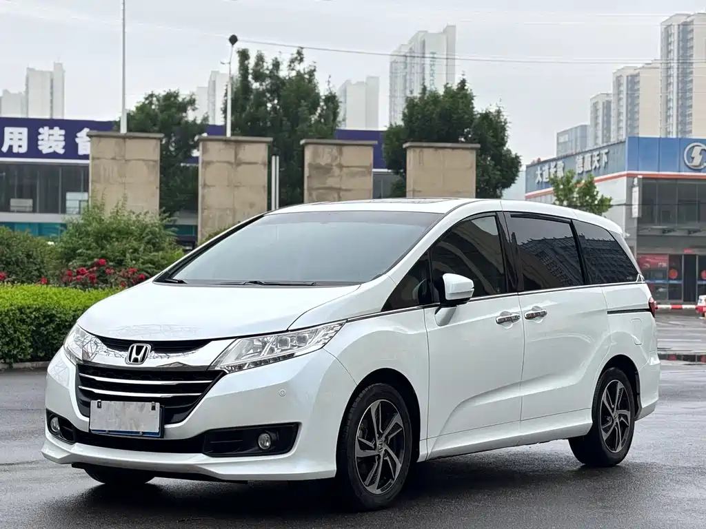 Honda Odyssey 2016 — фото 1