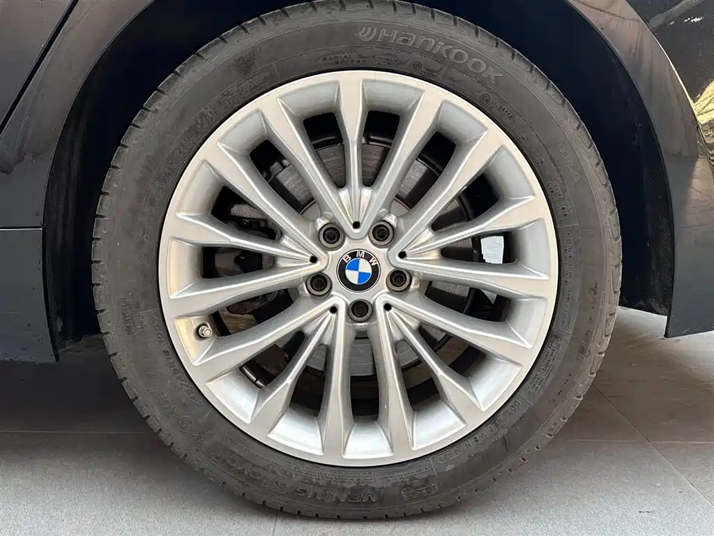 BMW 5 Series 2021 — фото 18