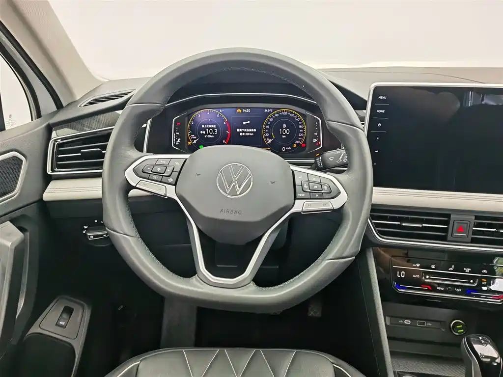 Volkswagen Tiguan L 2024 — фото 11