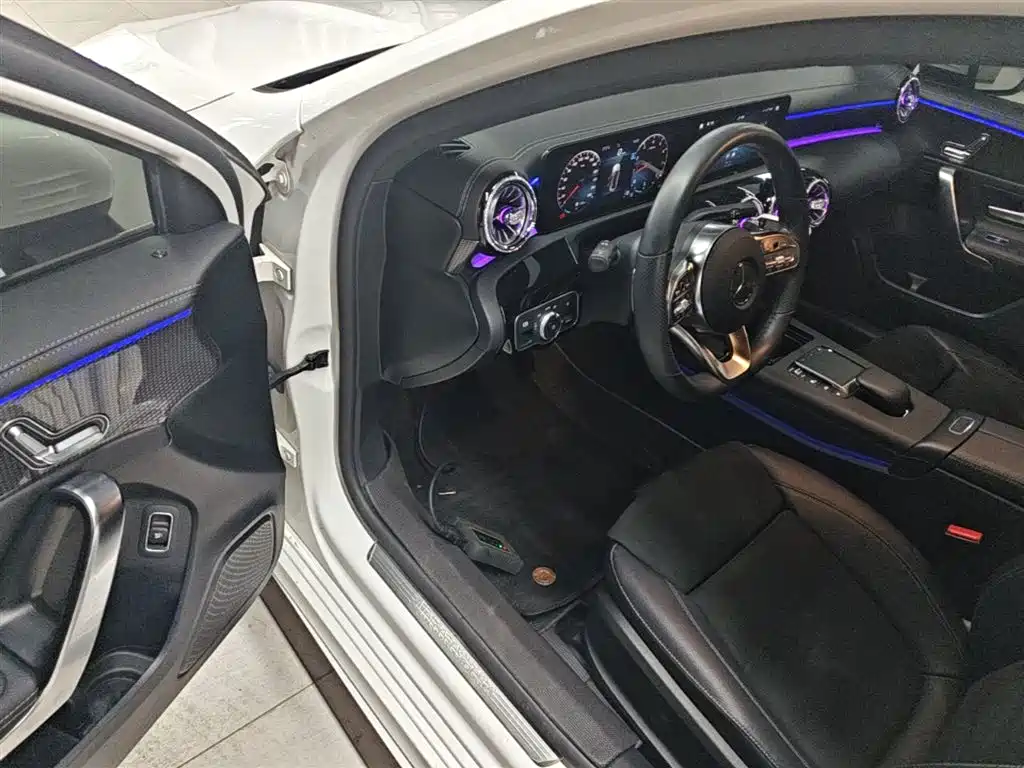 Mercedes-Benz A-Class 2021 — фото 16