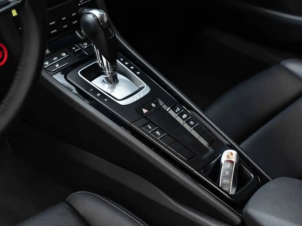 Porsche Cayman 2021 — фото 14